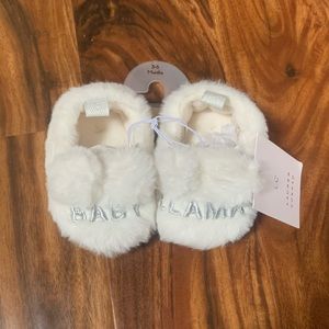 NWT Lauren Conrad Baby Slippers - size 3/6 months